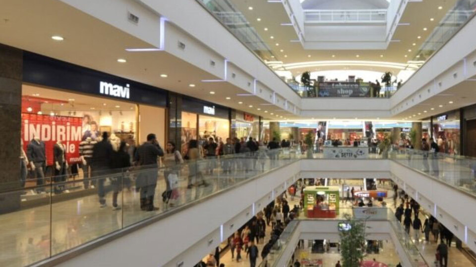 AVM'ler perakendecinin belini büktü