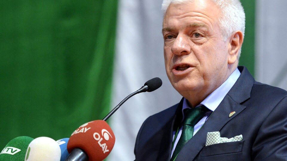 Ali Ay'dan teknik direktör açıklaması