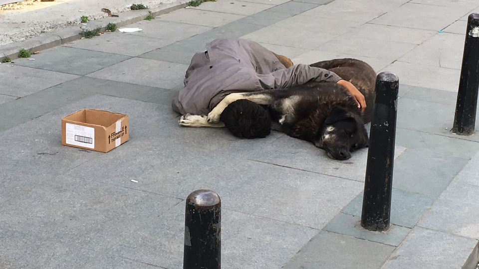 Taksim'de yürekleri sızlatan olay!