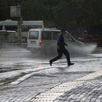 Ankara'yı dolu ve sel vurdu!