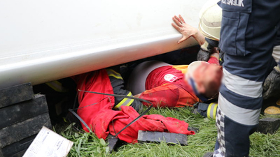 Kütahya'da otobüs devrildi! Ölü ve yaralılar var