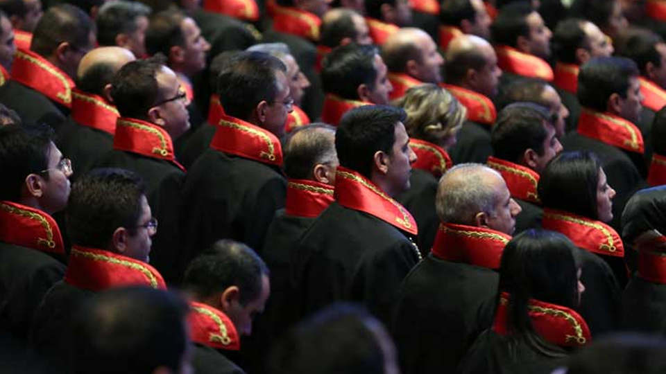 Avukat sayısında büyük artış! 100 bini aştı