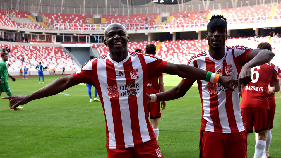 Sivasspor'u Arouna Kone sırtladı!
