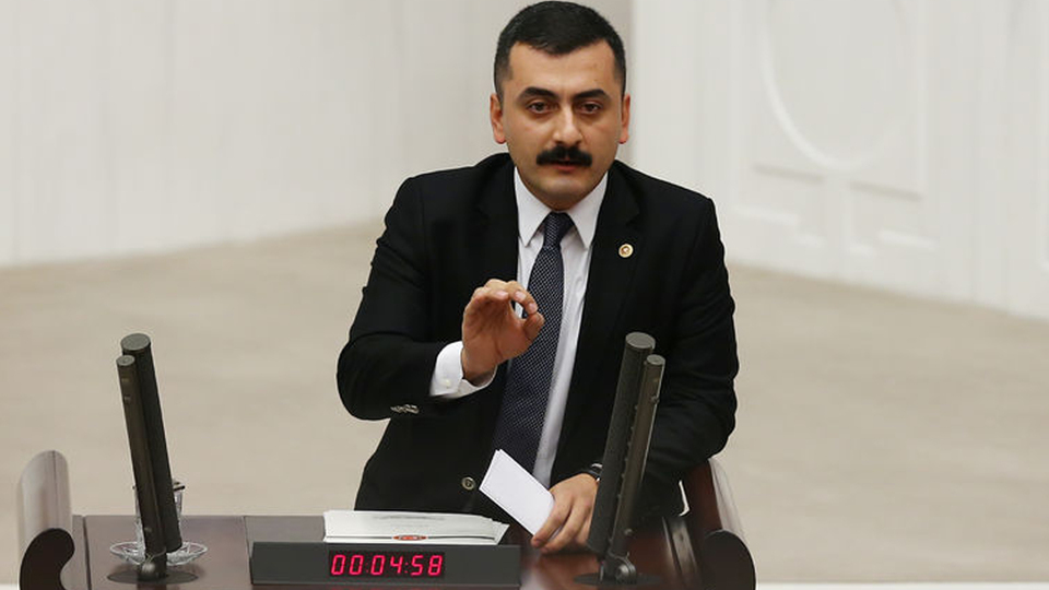 CHP'li Eren Erdem'e şok!