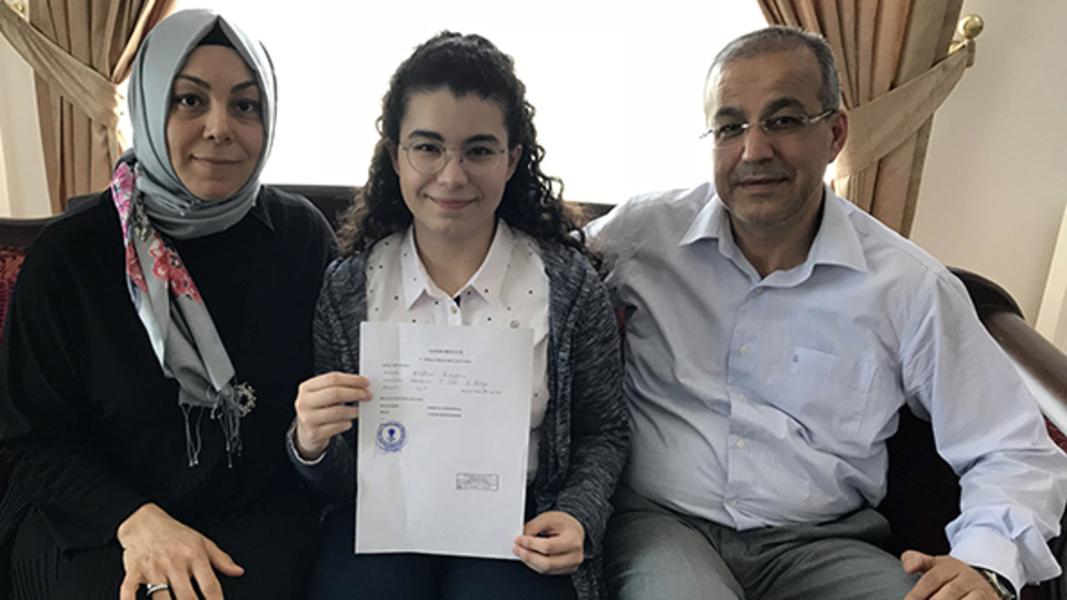 İşte AK Parti'nin en genç vekil adayı Elif Nur Bayram