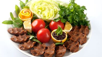 Urfa ve Adıyaman usülü etli, etsiz çiğ kötfe tarifi ve kalorisi