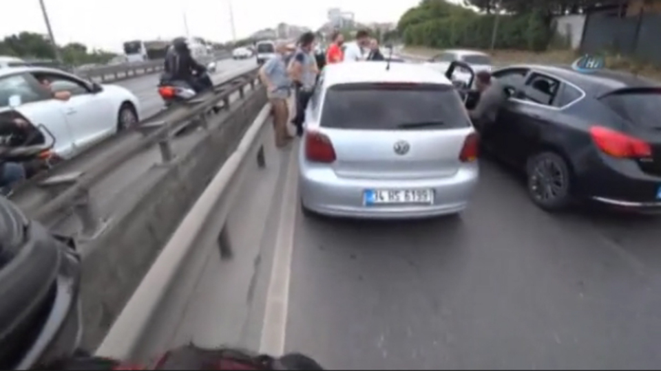 E-5 Karayolu karıştı! O anlar kamerada