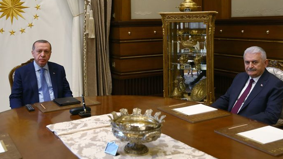 AK Parti'de yoğun mesai! Erdoğan ve Yıldırım Genel Merkez'de