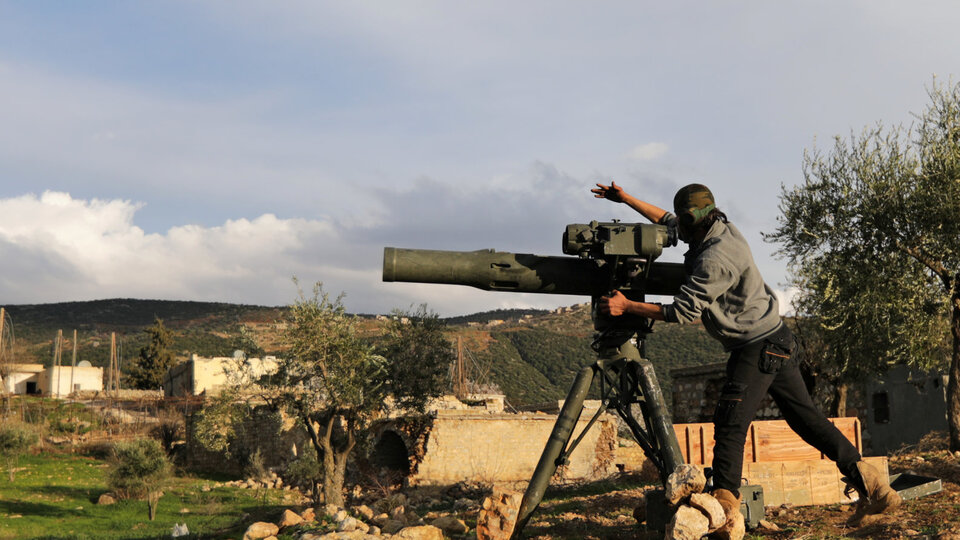 Rusya: Terör örgütüne ait depoda Amerikan silahları ele geçirildi