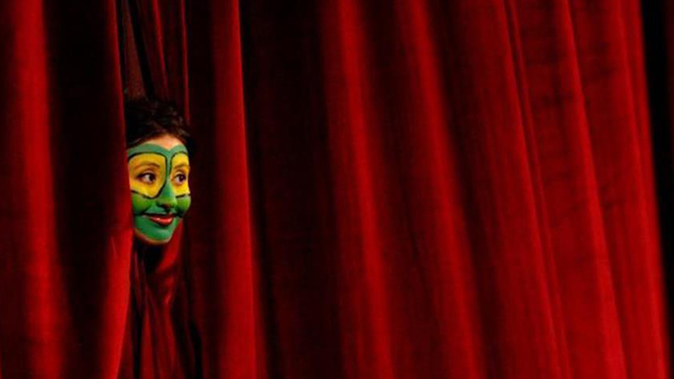 "Nöbetçi tiyatro" perdelerini kapatmayacak