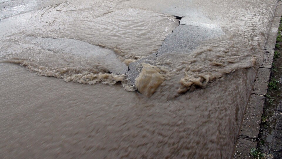 Yozgat'ta yağmur ve dolu vatandaşlara zor anlar yaşattı
