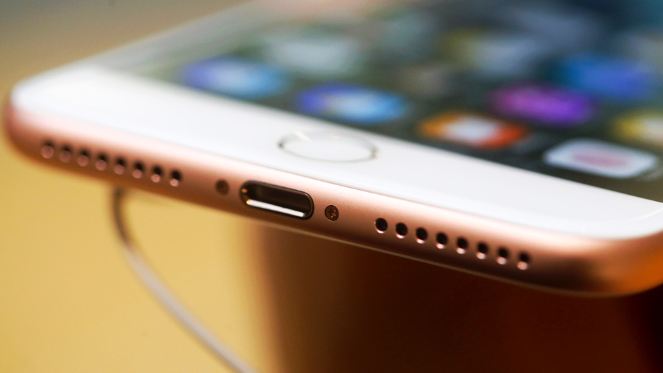 iPhone kablosu değişiyor!