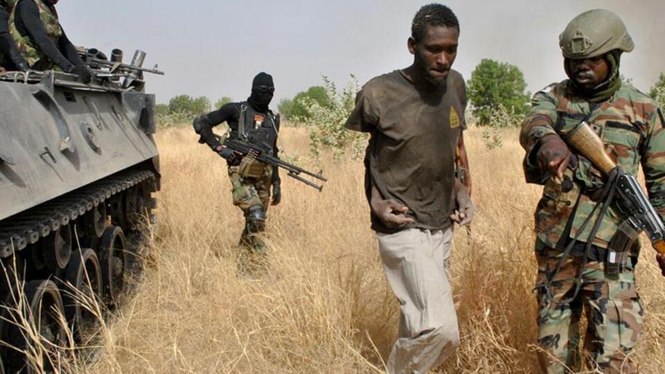 Nijerya'da silahlı çete üyesi 35 kişi öldürüldü