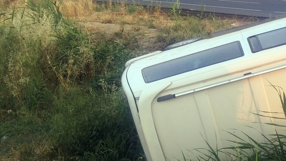 Tarım işçilerini taşıyan minibüs devrildi: 12 yaralı