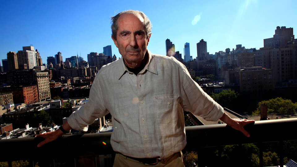 Dünyaca ünlü yazar hayatını kaybetti!