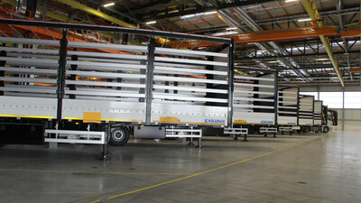 Kendi markası askeri kamyonla savunmaya giriyor