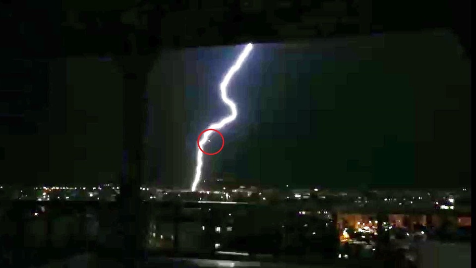 Havada korku dolu anlar! Saniye saniye görüntülendi