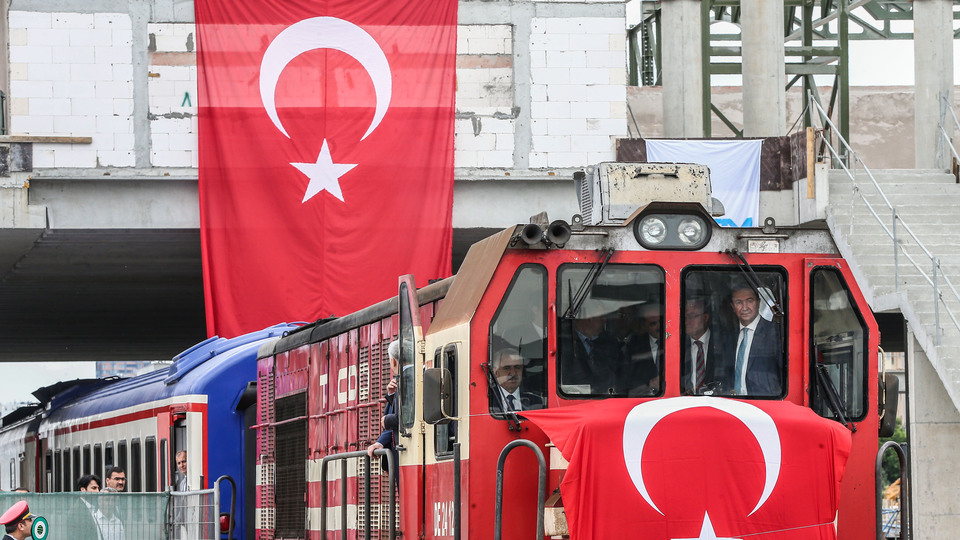 Bakan müjdeyi verdi! Hiç aktarma olmadan 115 dakikada...