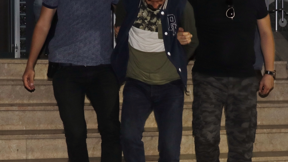 Polisin dikkati yaşlı kadını kurtardı