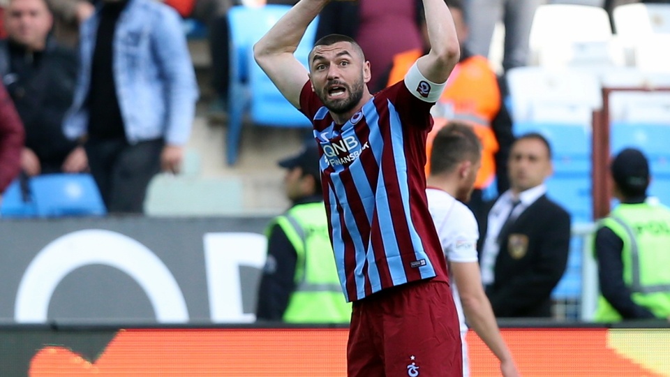 Beşiktaş, Burak'a mesaj yolladı!