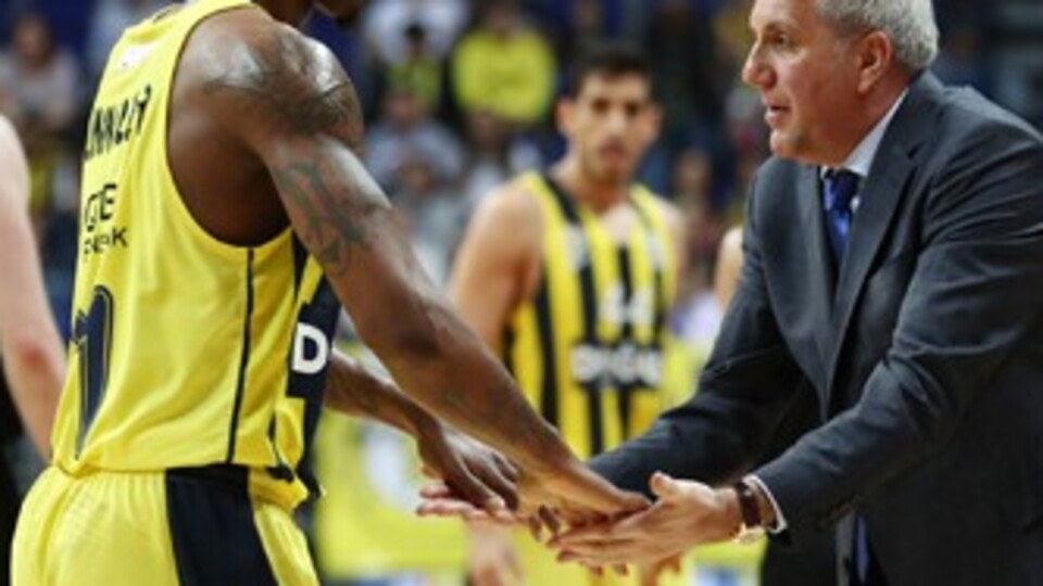 Fenerbahçe, Sakarya'yı farklı geçti