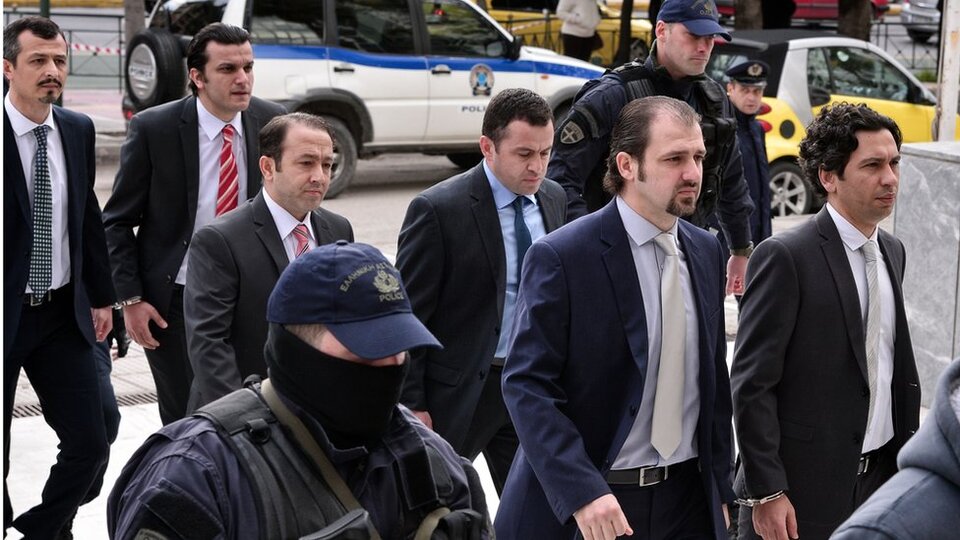 Yunanistan firari askerlere sığınma hakkı verdi: Serbest bırakılacaklar