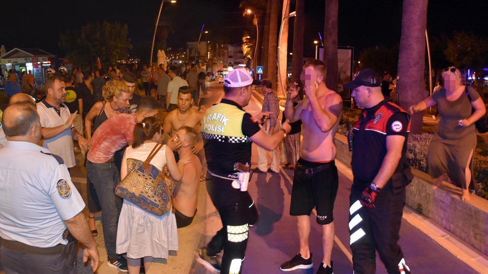 İngiliz çift ile bir Türk'ün kavgası ortalığı karıştırdı