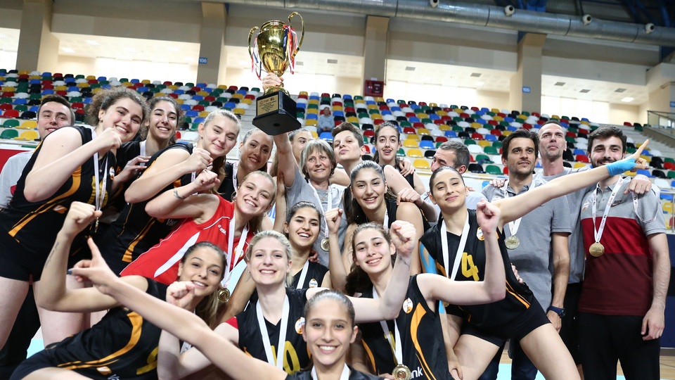 VakıfBank gençlerde şampiyon