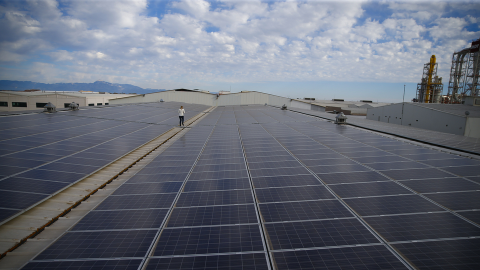 Antalya'ya 125 milyon liralık güneş paneli fabrikası