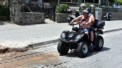 Her yere afişler asıldı... Türkiye'nin tatil cennetinde yasaklandı