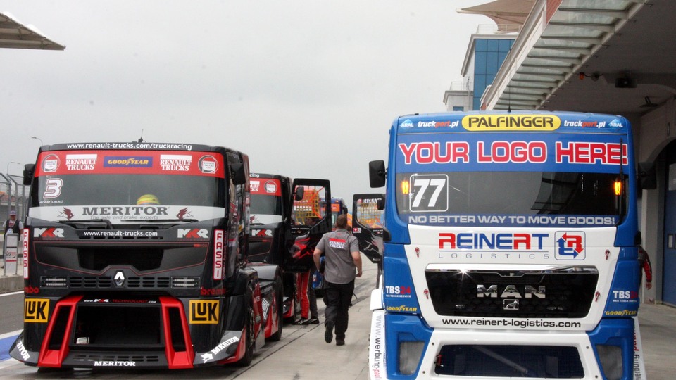 Kamyon yarışlarına lastikleri bilgisayar oyuncuları yetiştirecek!