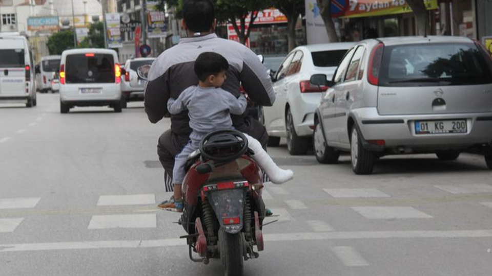 Trafikte tepki çeken görüntü!