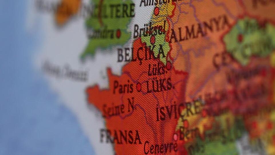 Fransa'da 'çifte ajan' krizi!