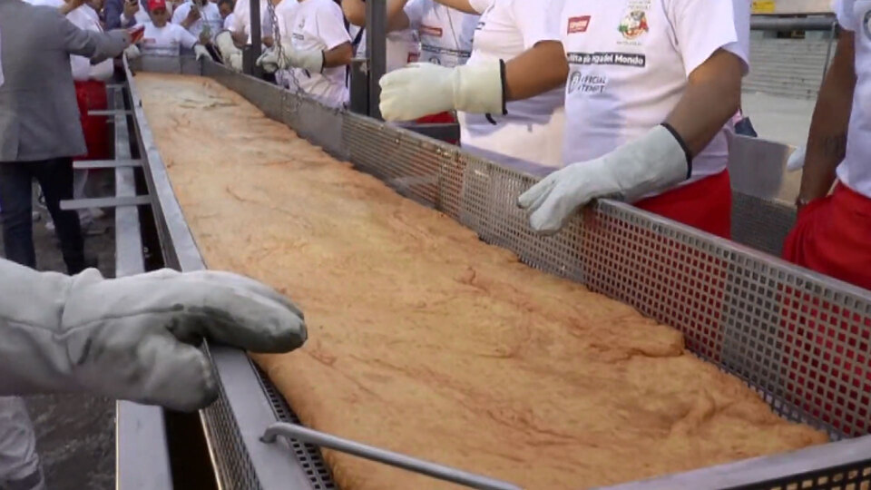 Dünyanın en uzun pizzası!