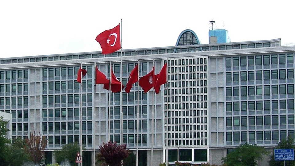 Belediyeler saat kaçta açılır, kaçta kapanır?