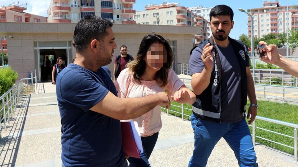 Batman'da ofis basan kızlardan 2'si tutuklandı