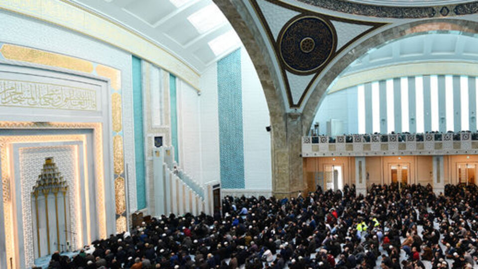 Ankara'da cuma namaz saati kaçta?