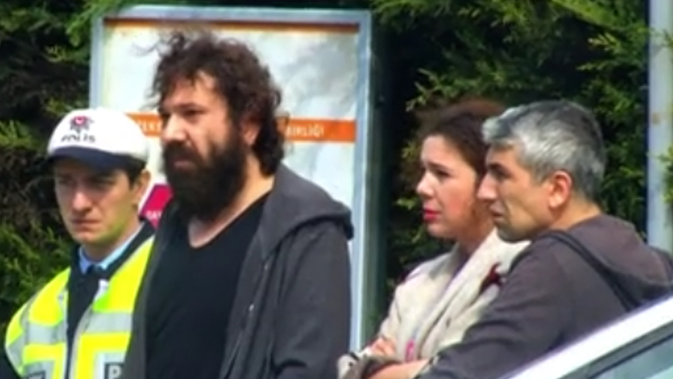 Ünlü oyuncunun gergin anları!