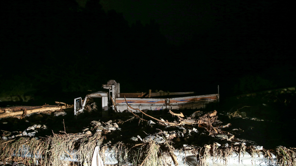 Sular çekildi, içler acısı görüntü ortaya çıktı