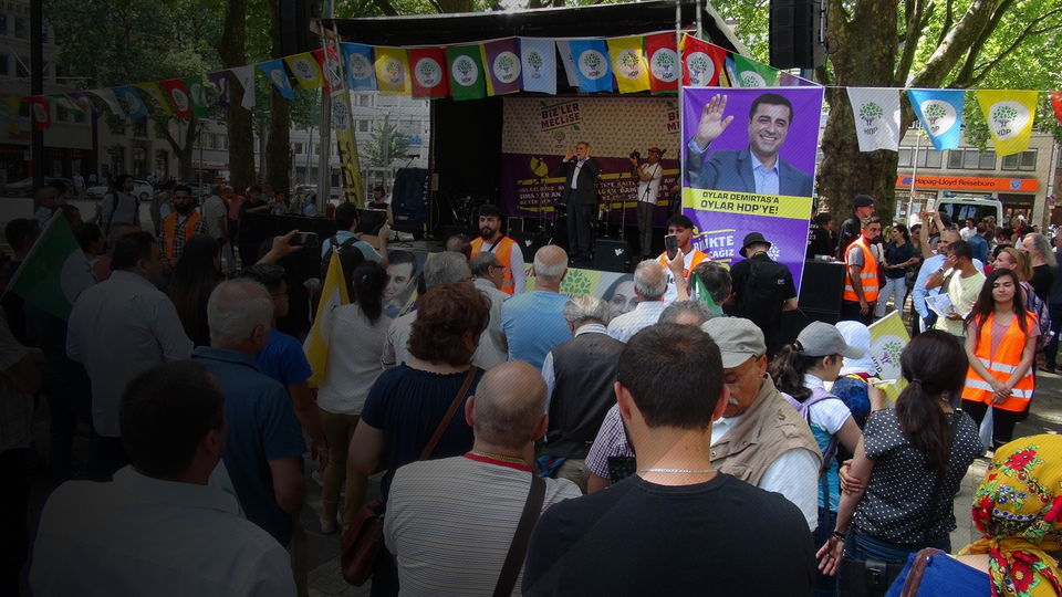 Almanya'dan tepki sonrası geri adım