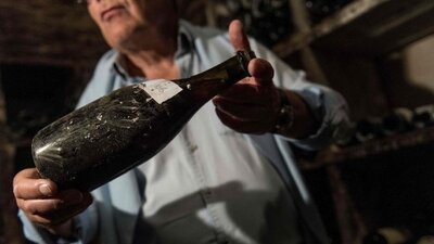 Fransa'da 1774'ten kalma şarap rekor fiyata satıldı: 103 bin euro