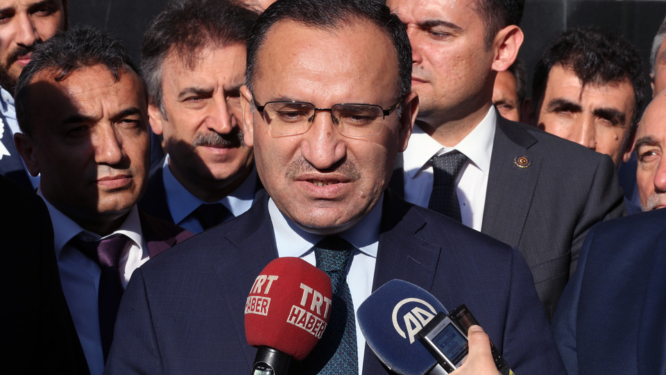 Bozdağ'dan İnce'nin "FETÖ elebaşının iadesi" iddialarına açıklama