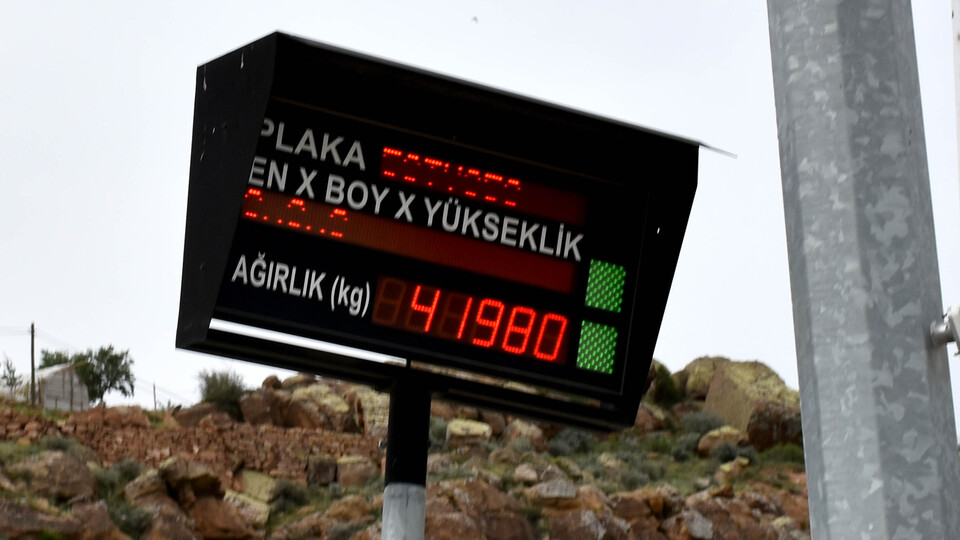 Kantara itiraz etti, 6 saat boyunca kapattı!