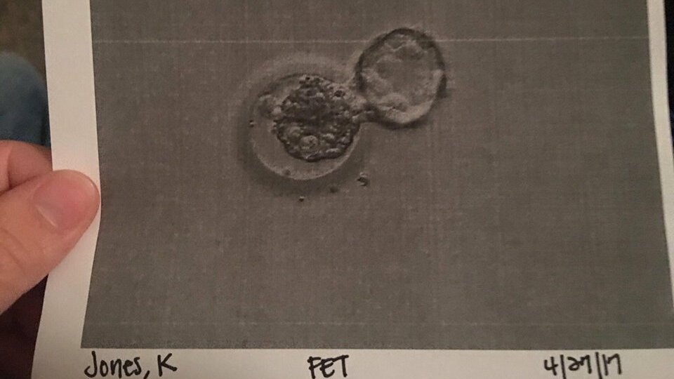 Gelininin bebeğini doğurdu!