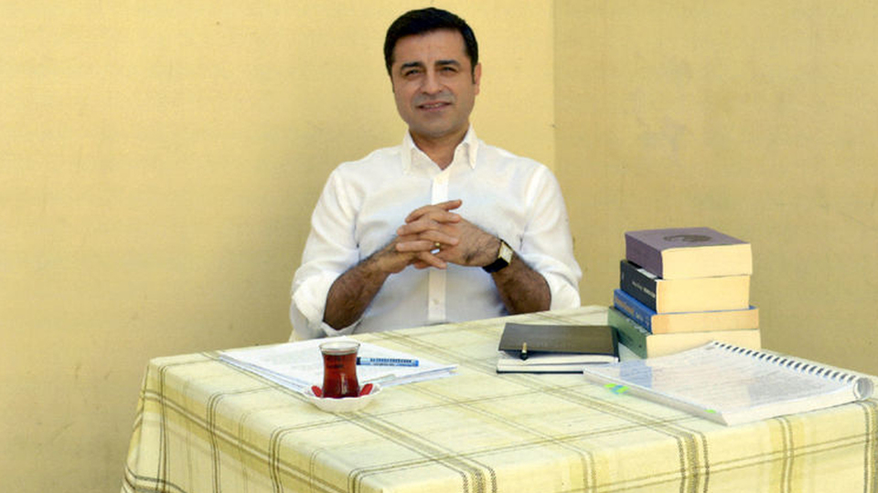 Demirtaş, eğitim ve öğretmenlerle ilgili vaatlerini açıkladı