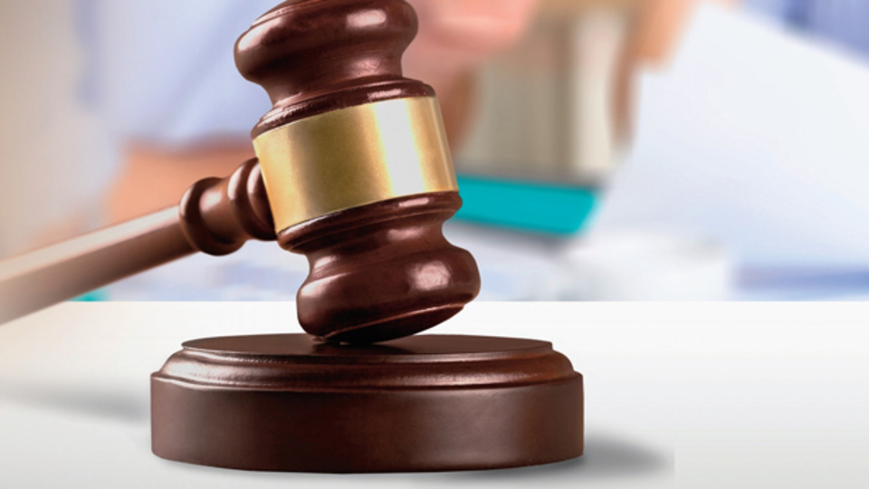 Kadın polislere küfüre 8 yıl hapis