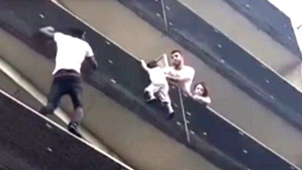 Fransa balkondan sarkan çocuğu kurtaran 'Malili kahraman örümcek adamı' konuşuyor