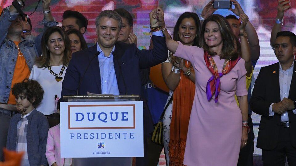 Kolombiya başkanlık seçimleri ikinci tura kaldı: Önde olan aday 'FARC ile barışı yeniden değerlendirecek'