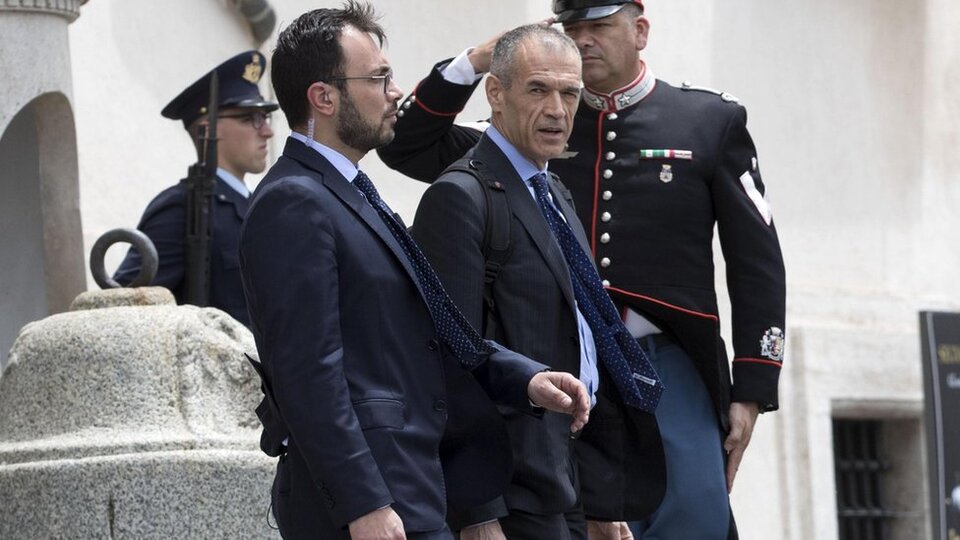 İtalya'da erken seçimlere kadar "tarafsız" Cottarelli hükümeti