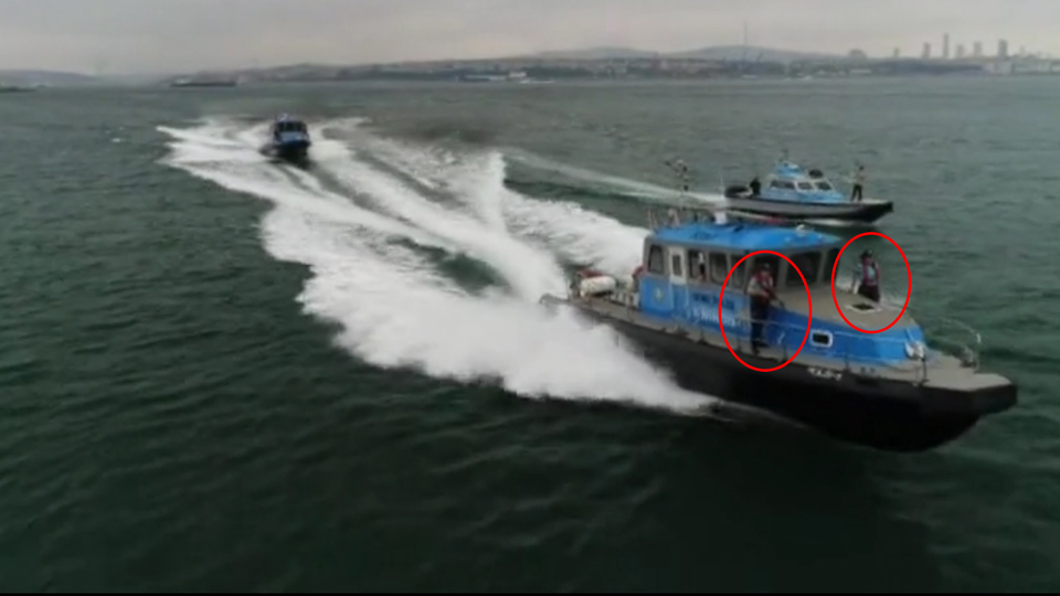 Onları gören dönüp bir daha bakıyor!